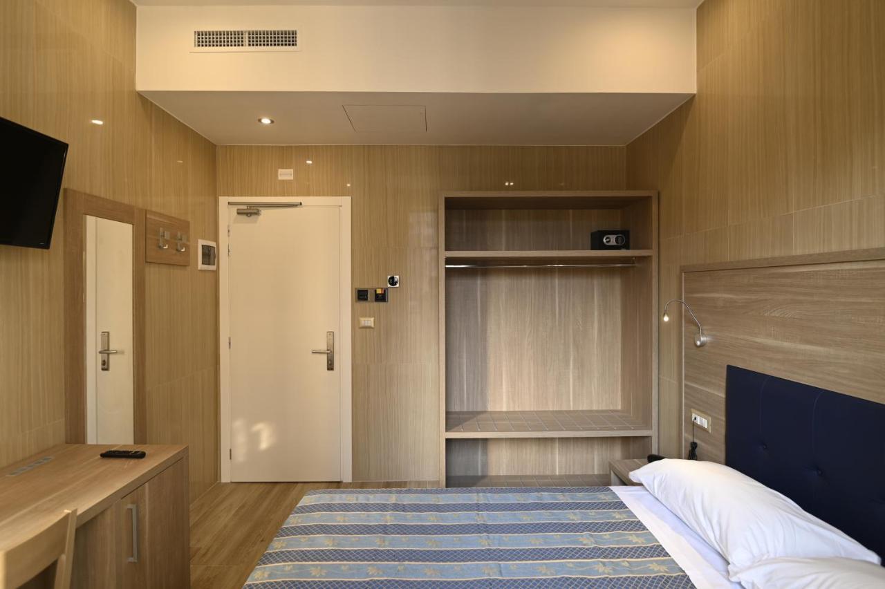 Hotel Midway Milan Luaran gambar