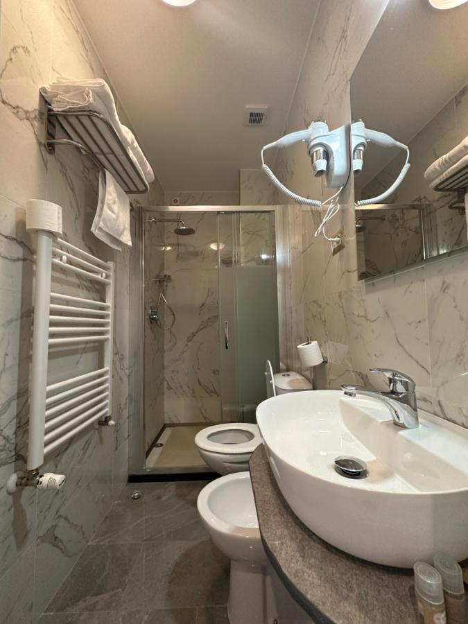 Hotel Midway Milan Luaran gambar