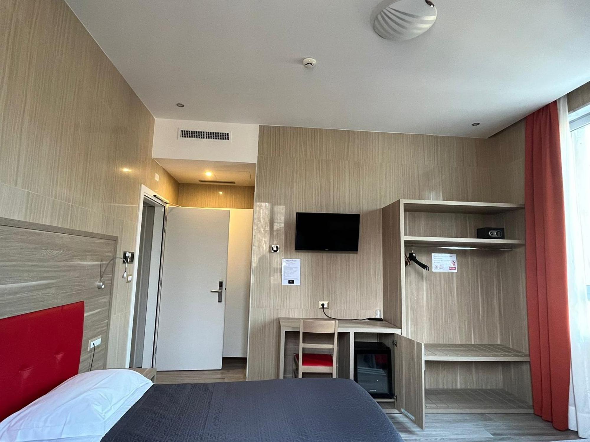 Hotel Midway Milan Luaran gambar