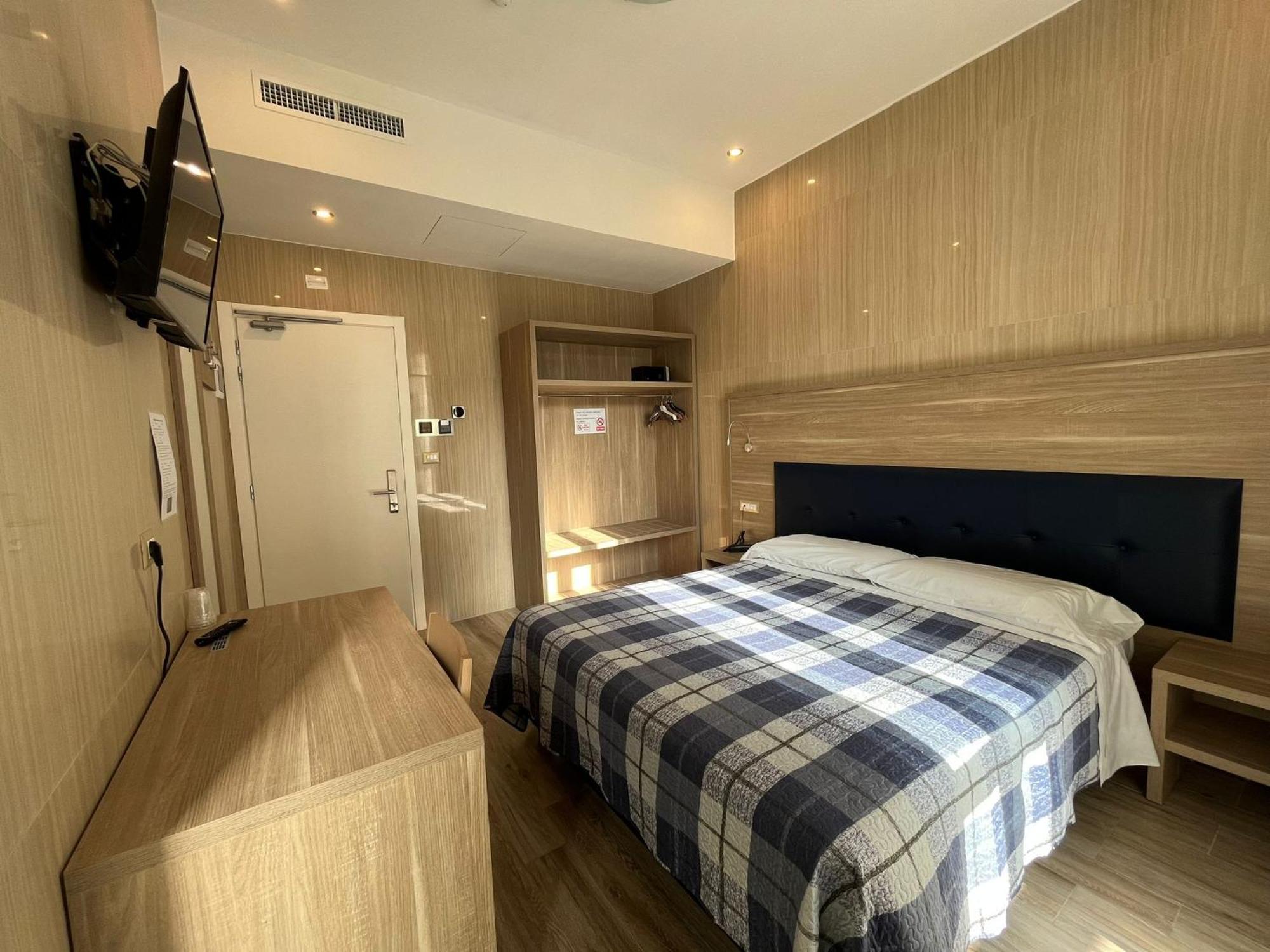 Hotel Midway Milan Luaran gambar